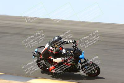 media/Apr-10-2022-SoCal Trackdays (Sun) [[f104b12566]]/Bowl (11am)/